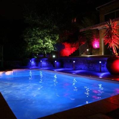 Eclairage LED pour piscines deux pièces